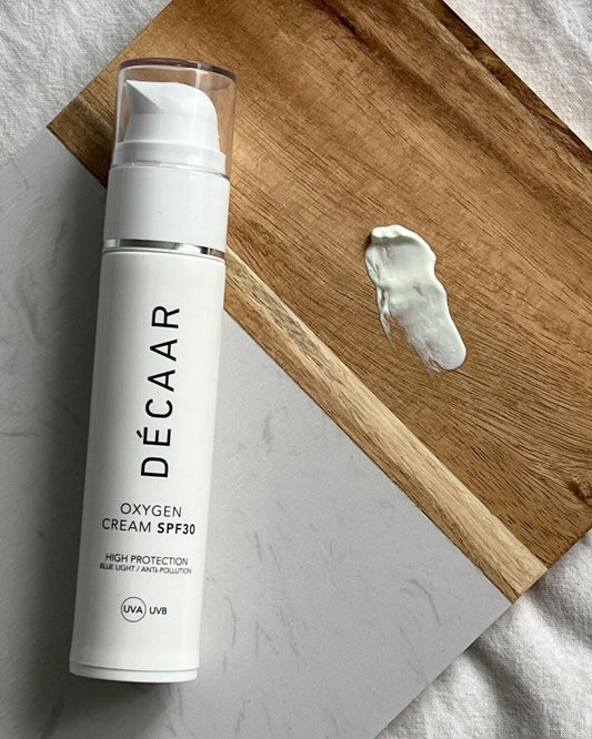 APSAUGANTIS IR DRĖKINANTIS KREMAS SU SPF30 || Oxygen - decaar.lt