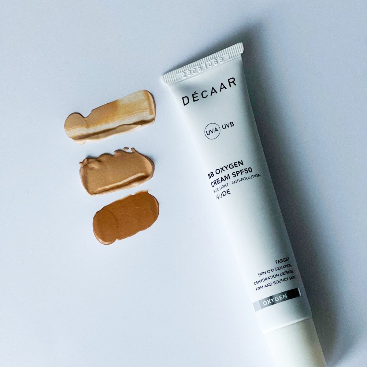 APSAUGANTIS IR DRĖKINANTIS KREMAS BB SU SPF50 || IVORY - decaar.lt