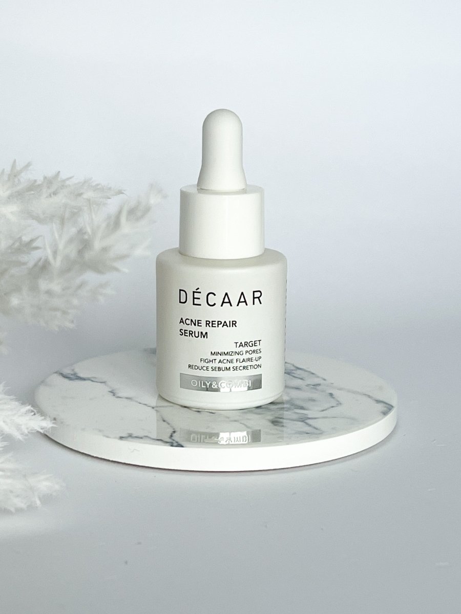 RETINOLIO, NIACINAMIDO IR SALICILIO RŪGŠTIES AKNĖS POŽYMIUS MAŽINANTIS SERUMAS || Acne Repair Serum - decaar.lt